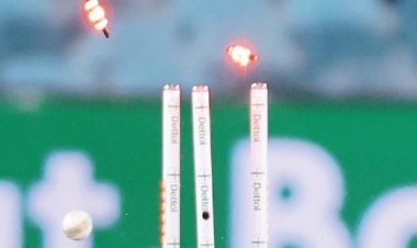 ഇംഗ്ലണ്ടിനെ തകർത്തു ; ദക്ഷിണാഫ്രിക്കയ്ക്ക്‌  ഇന്നിങ്‌സ്‌ ജയം