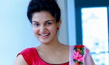 എട്ടാം ക്ലാസ്സിൽ അവസരം ചോദിച്ച് വന്നു, അച്ഛന് കൊടുത്ത വാക്ക് കാരണമാണ് ഹണി റോസ് സിനിമയിൽ എത്തിയതെന്ന് വിനയൻ