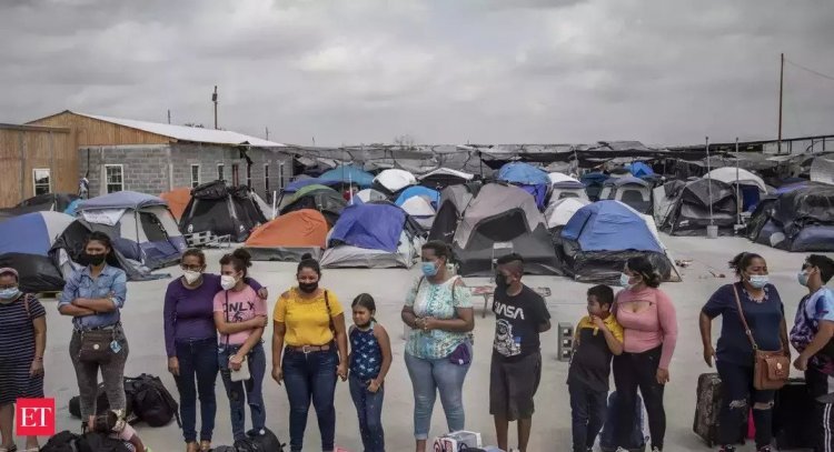 Illegal Migrants | യുഎസിലേക്ക് അനധികൃതമായി കുടിയേറാൻ ശ്രമം; 17 ഇന്ത്യക്കാർ ഉൾപ്പടെ 100 പേർ അടങ്ങുന്ന സംഘം പിടിയിൽ