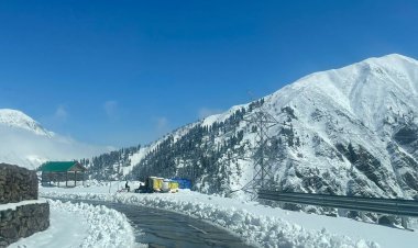 കനത്ത മഞ്ഞുവീഴ്ചയെത്തുടർന്ന് അടച്ച J&K ലെ മുഗൾ റോഡിന്റെ ചിത്രങ്ങൾ