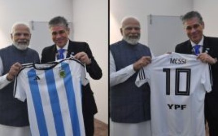 പ്രധാനമന്ത്രിക്ക് അര്‍ജന്റീനയുടെ സമ്മാനം; മെസിയുടെ ജഴ്‌സി സ്വീകരിച്ച് മോദി