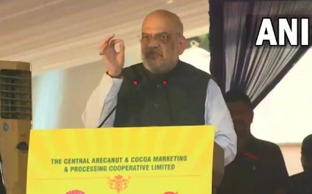 'നിങ്ങളുടെ തൊട്ടടുത്ത് കേരളമാണ്, കൂടുതലൊന്നും ഞാൻ പറയേണ്ടല്ലോ' കർണാടക സുരക്ഷിതമാകാൻ ബിജെപി ഭരണം തുടരണം; അമിത് ഷാ