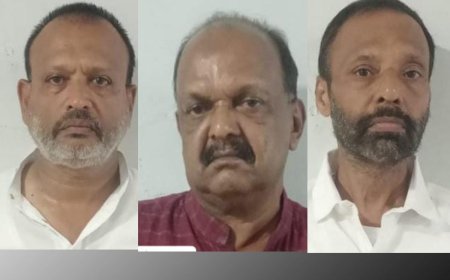 രണ്ടുകോടിയുടെ പാമ്പിന്‍ വിഷവുമായി മുൻ പഞ്ചായത്ത് പ്രസിഡന്റും അധ്യാപകനും ഉള്‍പ്പെടെ മൂന്ന് പേര്‍ കസ്റ്റഡിയില്‍