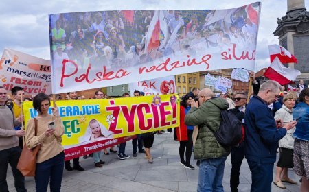 പോളണ്ടില്‍ ഗർഭഛിദ്രം നിയമവിധേയമാക്കുവാനുള്ള നീക്കത്തിനെതിരെ 50,000 പേരുടെ റാലി