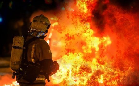 കോഴിക്കോട് ആംബുലന്‍സ് ട്രാന്‍സ്‌ഫോമറില്‍ ഇടിച്ച് കത്തി; ഉള്ളിലുണ്ടായിരുന്ന രോഗി വെന്തുമരിച്ചു