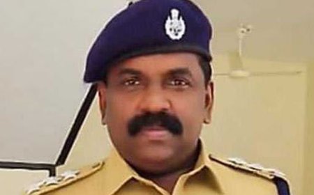 അങ്കമാലിയിൽ പൊലീസിന് ഗുണ്ടയുടെ വിരുന്ന്; പൊലീസിനെ കണ്ട ഡിവൈഎസ്പി ശുചിമുറിയിൽ ഒളിച്ചു