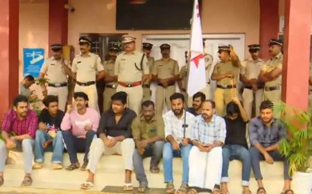 ഭക്ഷ്യ കിറ്റ് വിവാദം; മേപ്പാടി പഞ്ചായത്ത് ഓഫീസ് വളഞ്ഞ് ഡിവൈഎഫ്ഐ പ്രവർത്തകരുടെ പ്രതിഷേധം | DYFI protest in Meppadi Panchayath Office