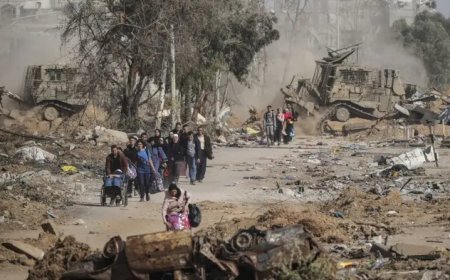 ഗാസ സിറ്റിയില്‍ കനത്ത ആക്രമണവുമായി ഇസ്രയേല്‍; ആക്രമണത്തിന് പരിചയാകാന്‍ ബന്ദികളെ തുരങ്കങ്ങളില്‍ നിന്ന് ടെന്റുകളിലേക്ക് മാറ്റി ഹമാസ്