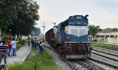താറുമാറായി ട്രെയിൻ ഗതാഗതം; ട്രാക്കുകൾ റദ്ദു ചെയ്തു, പാസഞ്ചറുകൾ റദ്ദാക്കി
