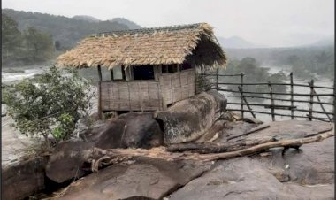 അതിരപ്പിള്ളിയില്‍ പ്രളയത്തിലും കുലുക്കമില്ലാതെ നിന്ന ഷെഡിന്റെ രഹസ്യം ഇതാണ്...
