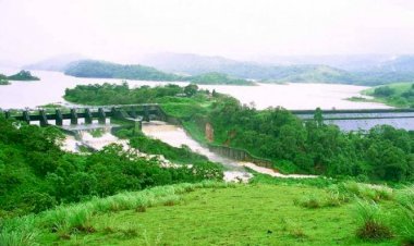 മുല്ലപ്പെരിയാറിൽ ഷട്ടറുകൾ തുറന്നതോടെ ജനങ്ങൾ ദുരിതത്തിൽ; വീടുകളിൽ ഇന്നും വെള്ളം കയറി