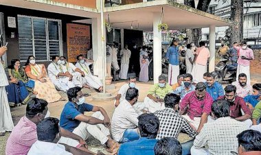 കോൺഗ്രസ് പ്രവർത്തകരുടെ അറസ്റ്റ്; എംഎൽഎ യുടെ നേതൃത്വത്തിൽ പ്രതിഷേധം ഡിവൈഎസ്പി ഓഫിസിനു മുന്നിൽ