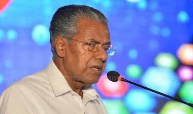 മൂന്നാറിൽ കോൺക്രീറ്റ് സൗധങ്ങളല്ല വേണ്ടത്: പ്രകൃതി സംരക്ഷണം മുൻനിർത്തി മുഖ്യമന്ത്രി 