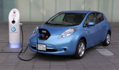 ഇന്ത്യയിലെ നിരത്തുകള്‍ വൈദ്യുതി വാഹനങ്ങള്‍ കൊണ്ടു നിറയ്ക്കും ; പരിസ്ഥിതി സൗഹൃദ കാറുകള്‍ക്കായി ഒഴുക്കാന്‍ പോകുന്നത് 9,000 കോടി രൂപ...!!