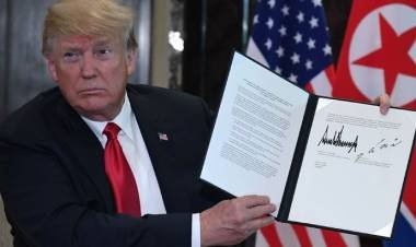 ലോകത്തിനു വൻ പ്രതീക്ഷ: യുഎസ് പ്രസിഡന്റ് ഡോണൾഡ് ട്രംപും ഉത്തരകൊറിയൻ ഭരണാധികാരി കിം ജോങ് ഉന്നുമായുള്ള കൂടിക്കാഴ്ച