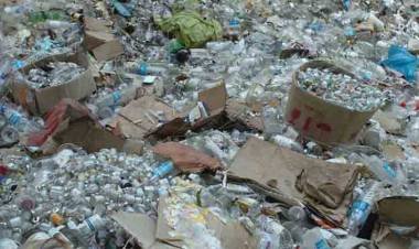 Kerala to utilise plastic waste from sea for road tarring