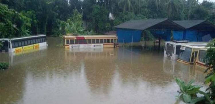 യാത്രകൾ പരമാവധി ഒഴിവാക്കുക; ബസ് ഡിപ്പോകളുമായി ബന്ധപ്പെട്ട് സർവീസുകൾ ഉറപ്പാക്കിയ ശേഷം യാത്രയ്ക്കിറങ്ങുക